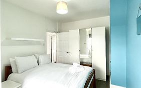 Modern 2 Bed Flat Close To Shoreditch / Free Wi-Fi